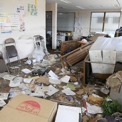 震災事務所画像