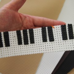 P8223936