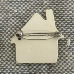 ブローチちいさなおうち_後ろ